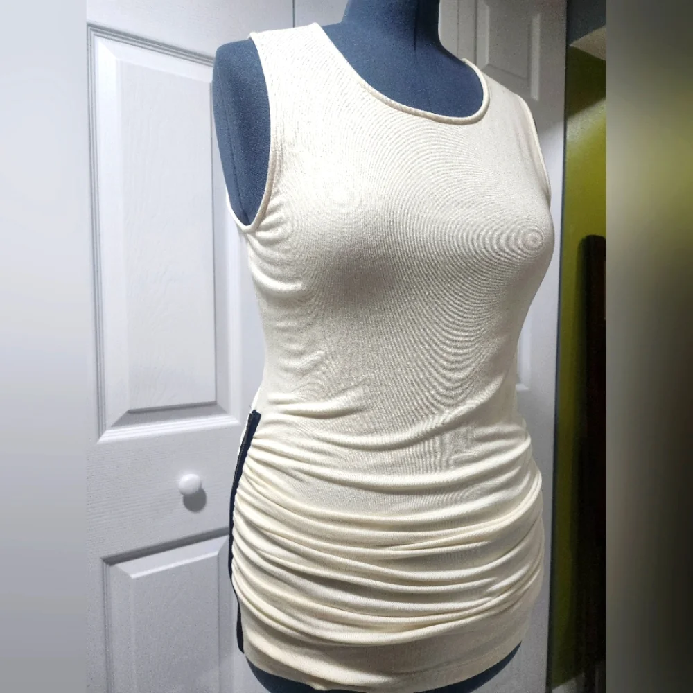Banana Republic cream tank top with side zipper - Picture 1 of 6